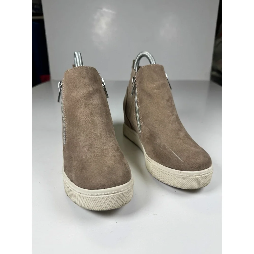 Steve Madden Wedgie‎ Girls 4 M Sneakers Taupe Suede Round Toe Side Zip Shoes